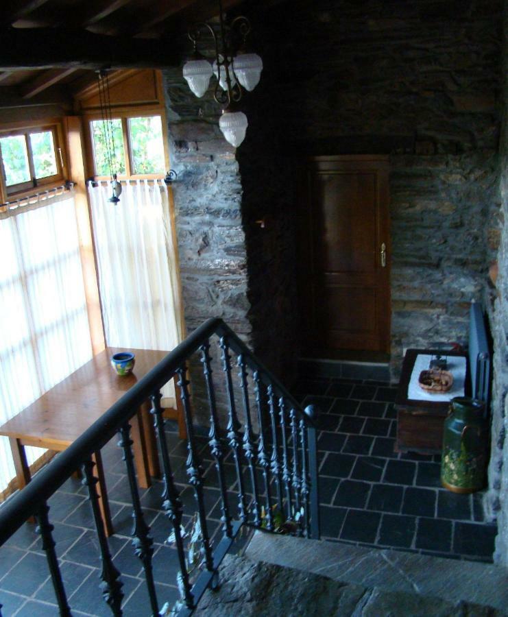 Casa Dos Pedrouzos Guest House Doncos Luaran gambar